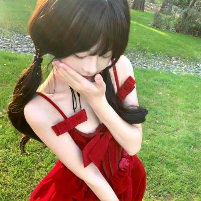 潇洒佳人淡淡妆